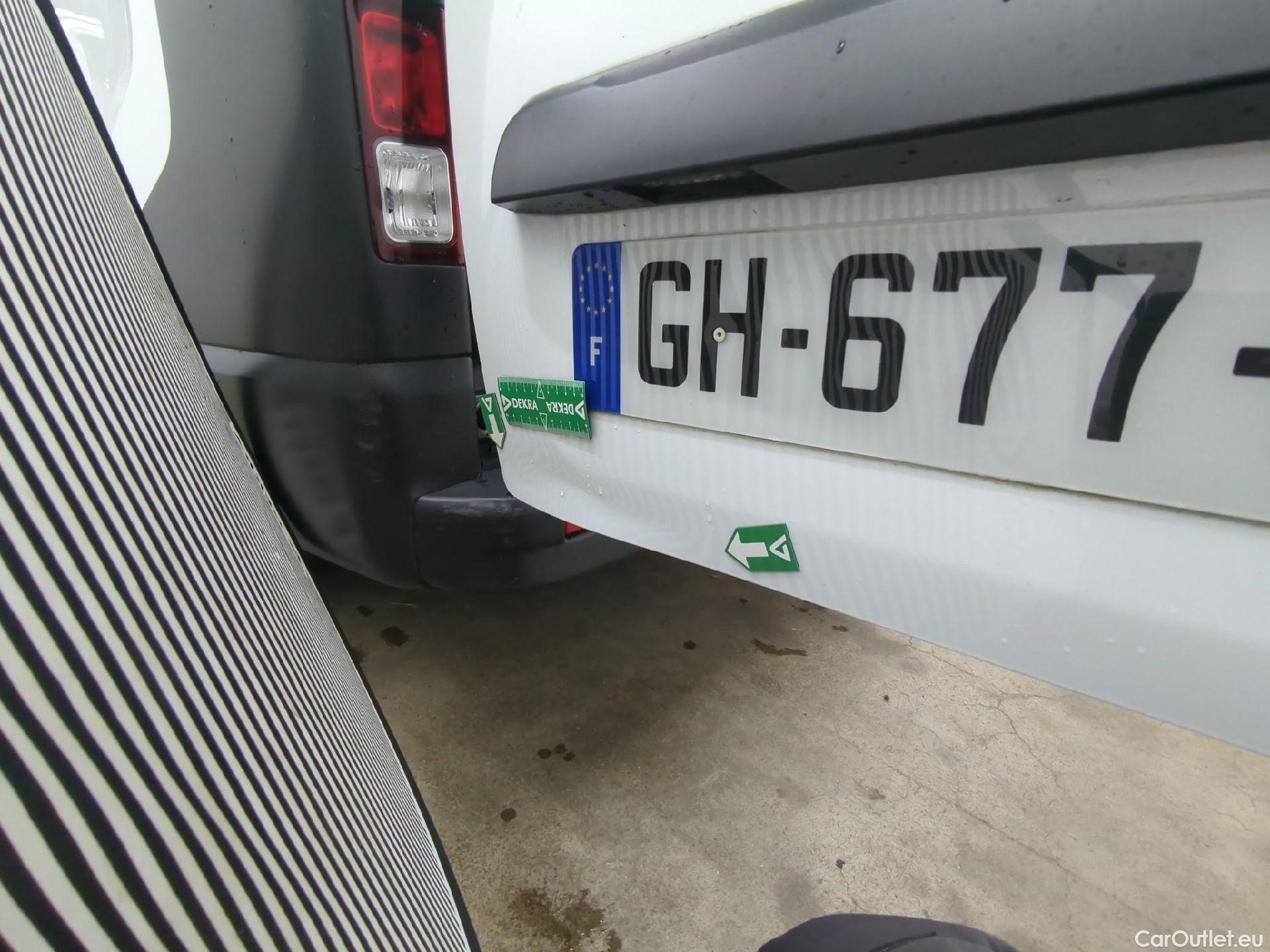  Renault  Trafic  Fourgon L2H1 3T Grand Confort 2.0 dCi 130CV BVM6 E6d #64