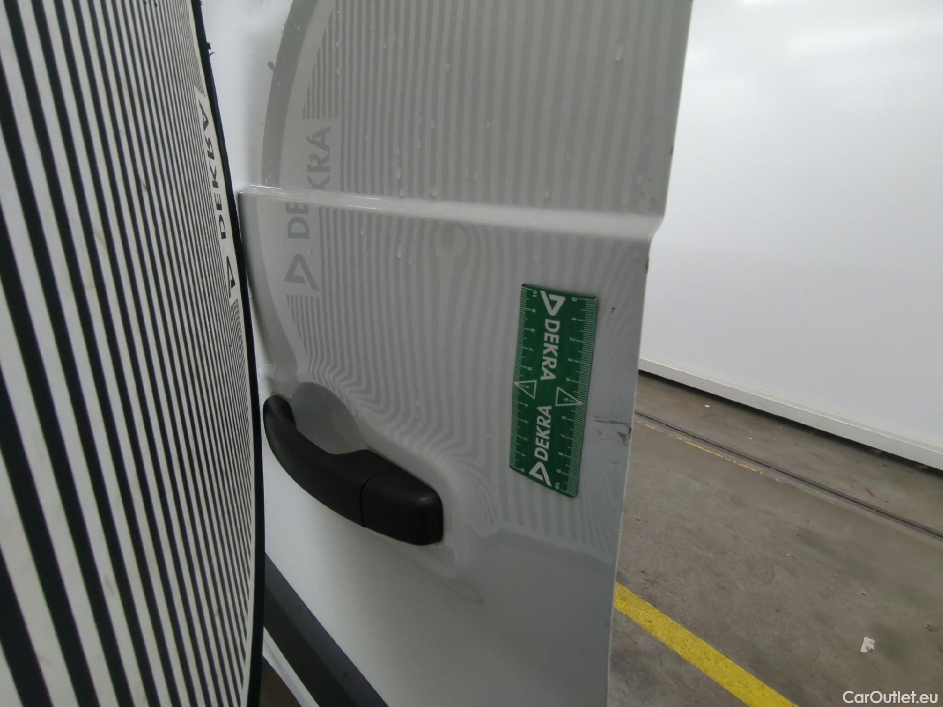  Renault  Trafic  Fourgon L2H1 3T Grand Confort 2.0 dCi 130CV BVM6 E6d #65