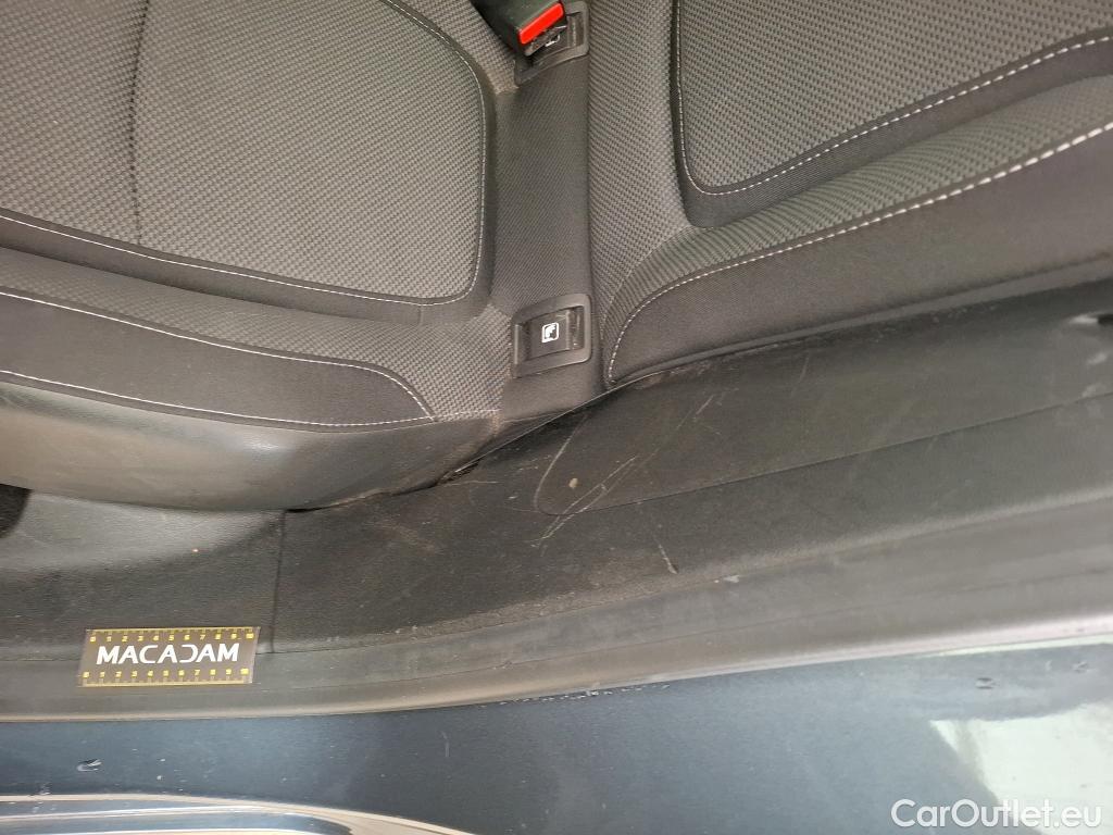  Renault  Megane RENAULT Mégane Estate / 2020 / 5P / Break evolution TCe 140 #11