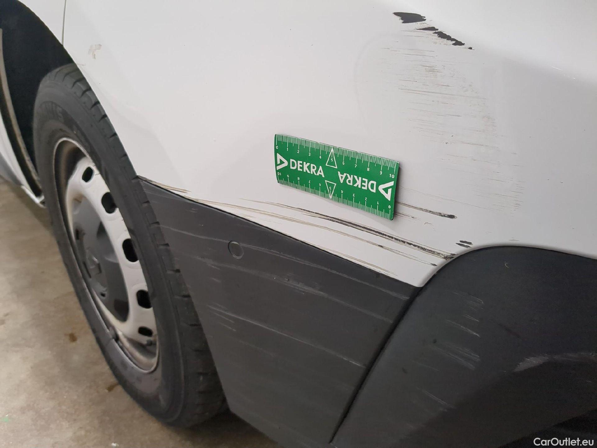  Renault  Trafic  Fourgon L2H1 3T Grand Confort 2.0 dCi 130CV BVM6 E6d #44