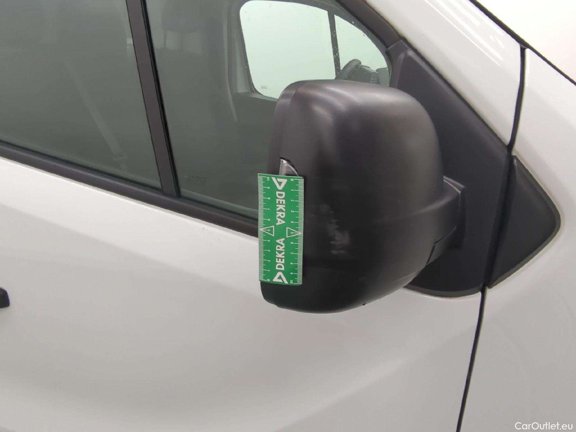  Renault  Trafic  Fourgon L2H1 3T Grand Confort 2.0 dCi 130CV BVM6 E6d #37