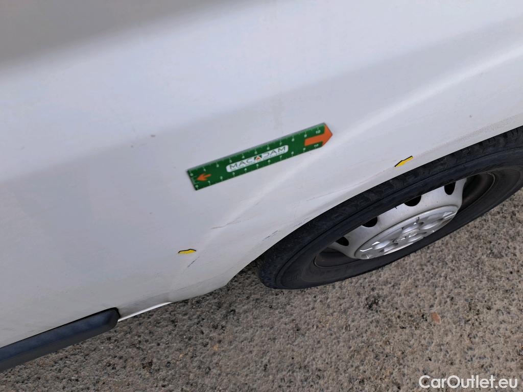  Peugeot  Boxer  VU 4p Fourgon 2.0 BLUEHDI 130 S&S PREMIUM 335 L3H3 / RAMPE HYDROLIQUE #7