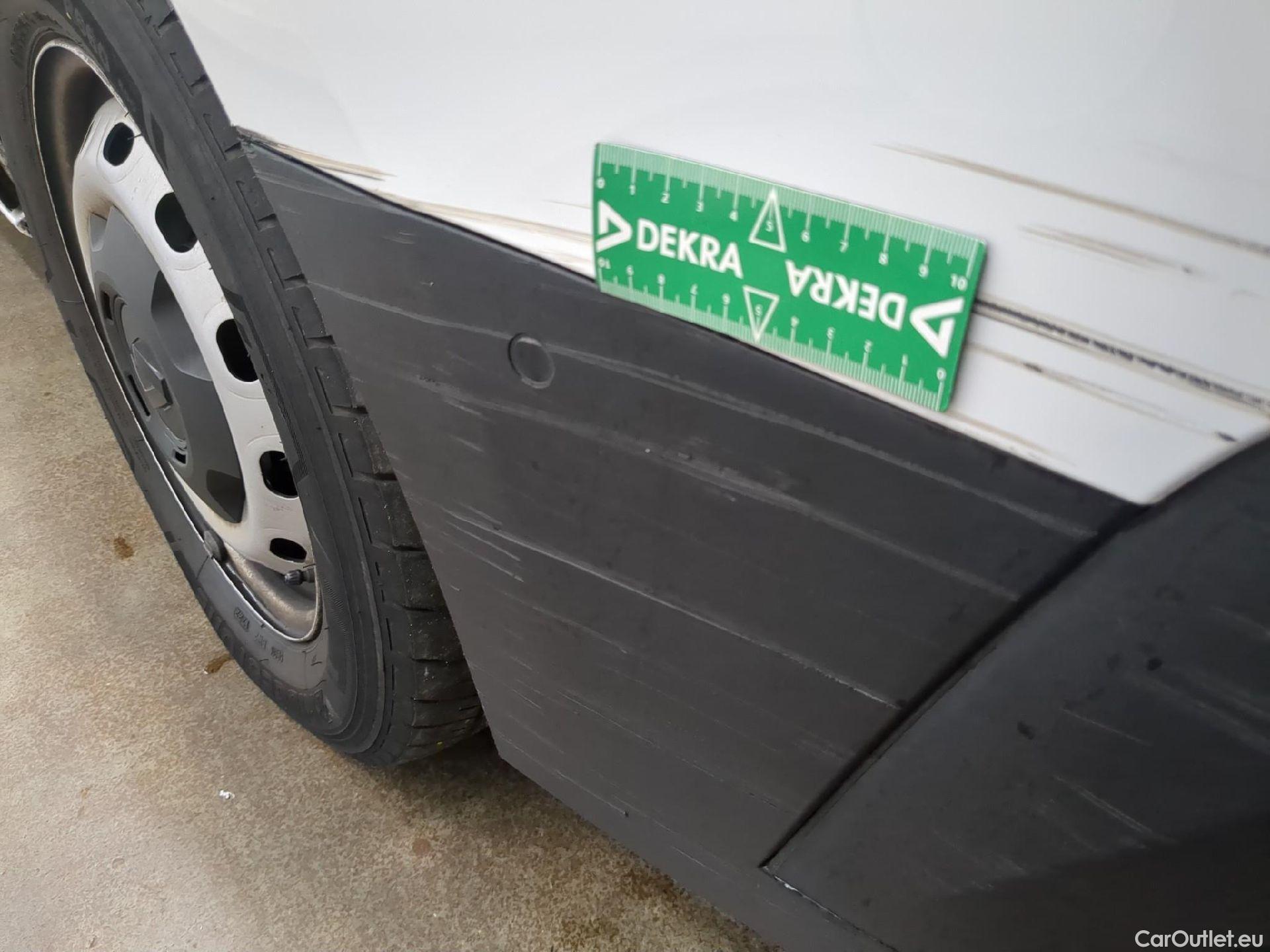  Renault  Trafic  Fourgon L2H1 3T Grand Confort 2.0 dCi 130CV BVM6 E6d #42