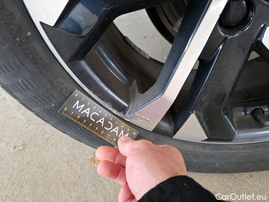  Peugeot  2008  Allure Business 1.5 HDi 130CV BVA8 E6d #35