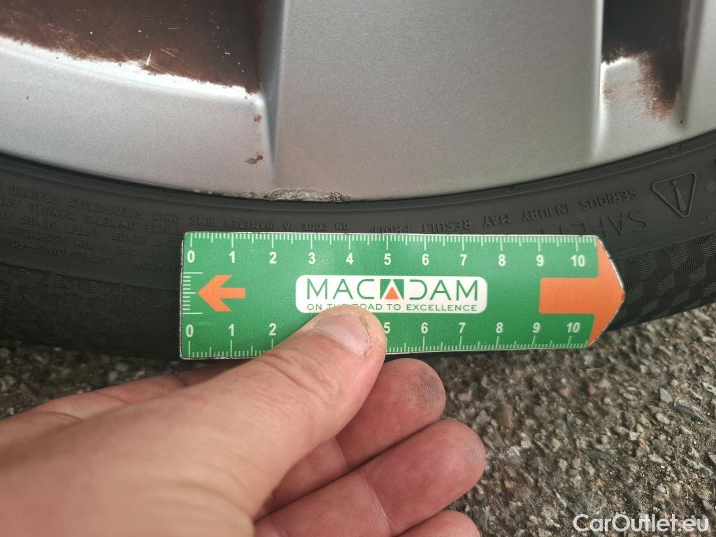  Volkswagen  Golf  VOLKSWAGEN / 2020 / 5P / Berline 2.0 TDI SCR 115 BVM6 Life Busi 1st #21