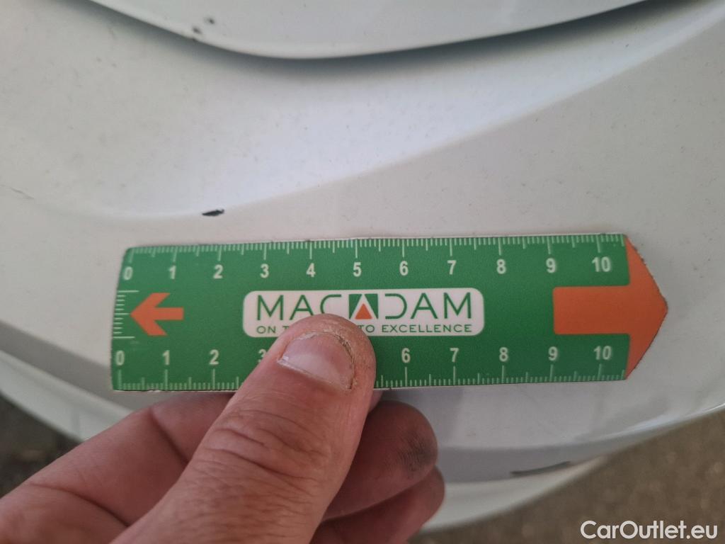  Volkswagen  Golf  VOLKSWAGEN / 2020 / 5P / Berline 2.0 TDI SCR 115 BVM6 Life Busi 1st #9