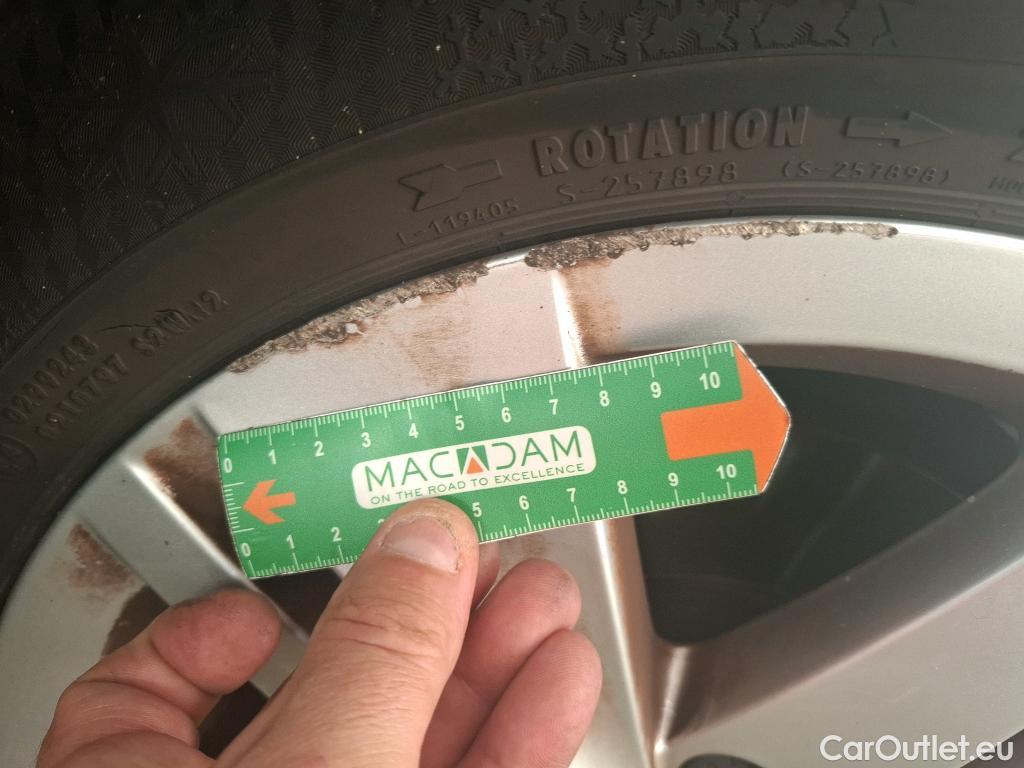  Volkswagen  Golf  VOLKSWAGEN / 2020 / 5P / Berline 2.0 TDI SCR 115 BVM6 Life Busi 1st #20