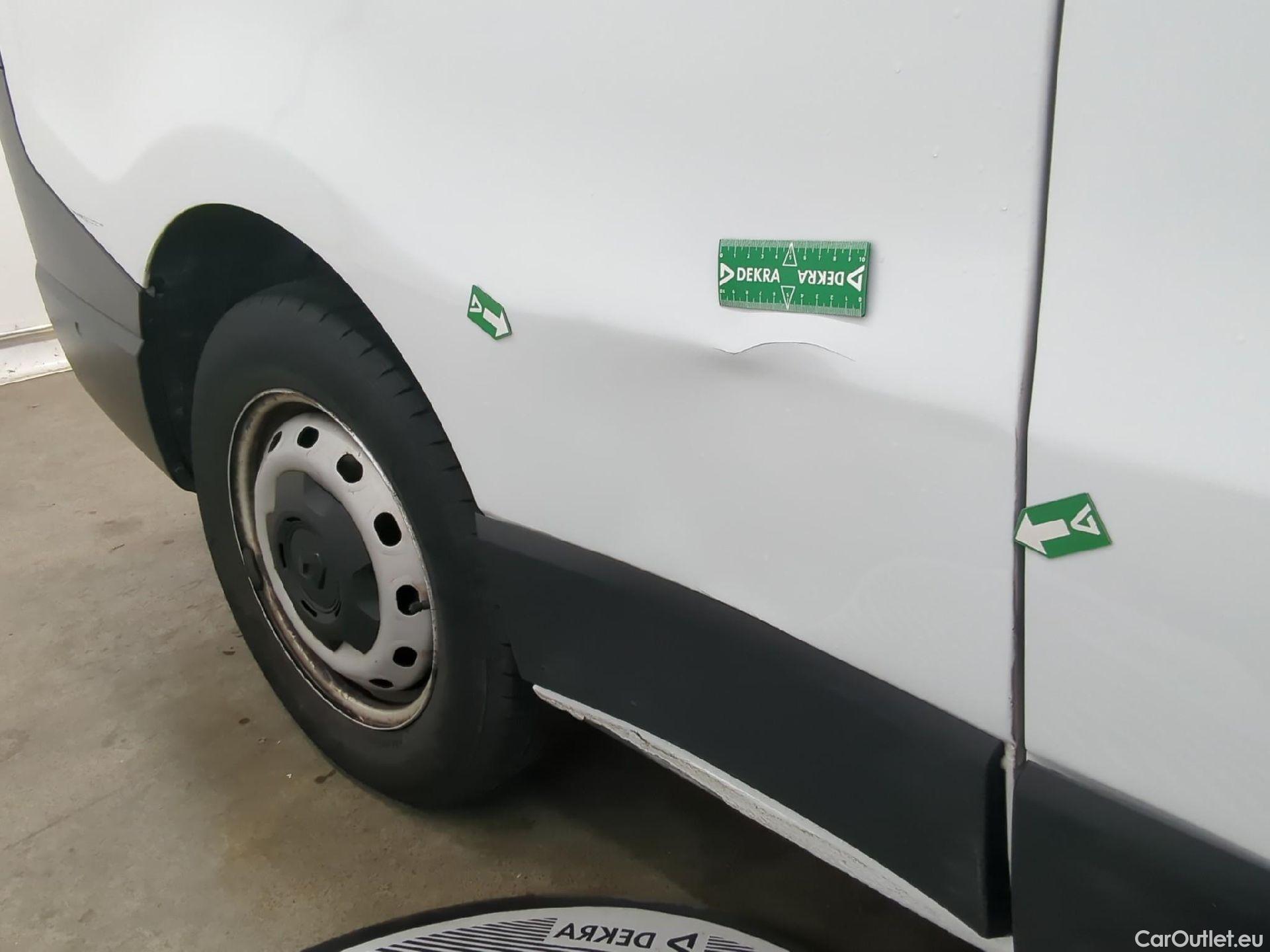  Renault  Trafic  Fourgon L2H1 3T Grand Confort 2.0 dCi 130CV BVM6 E6d #32