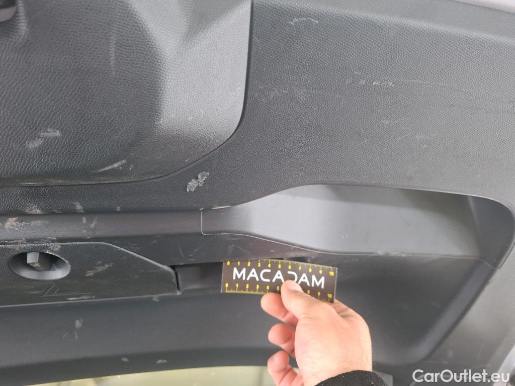  Peugeot  2008  Allure Business 1.5 HDi 130CV BVA8 E6d #18