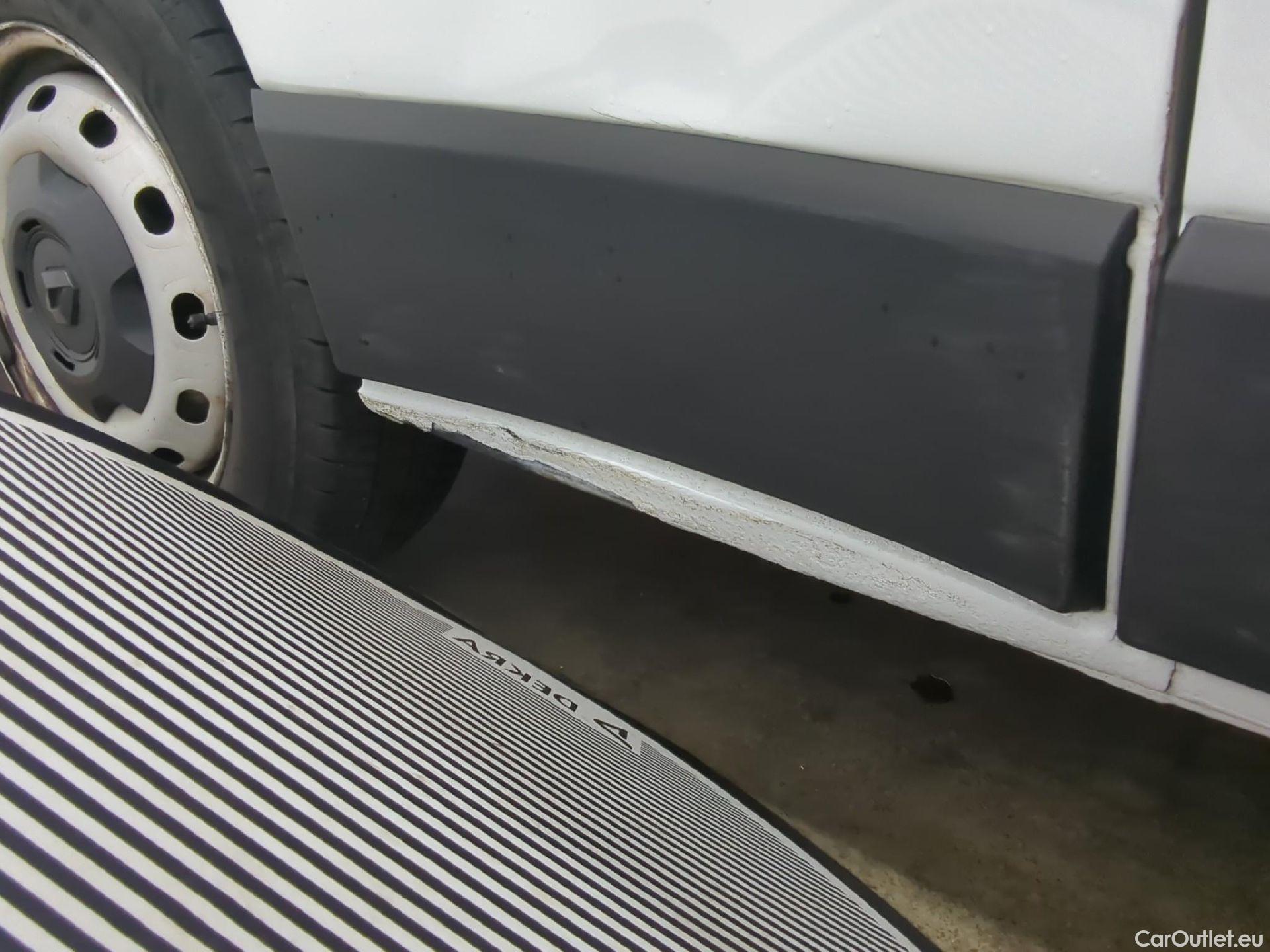  Renault  Trafic  Fourgon L2H1 3T Grand Confort 2.0 dCi 130CV BVM6 E6d #31