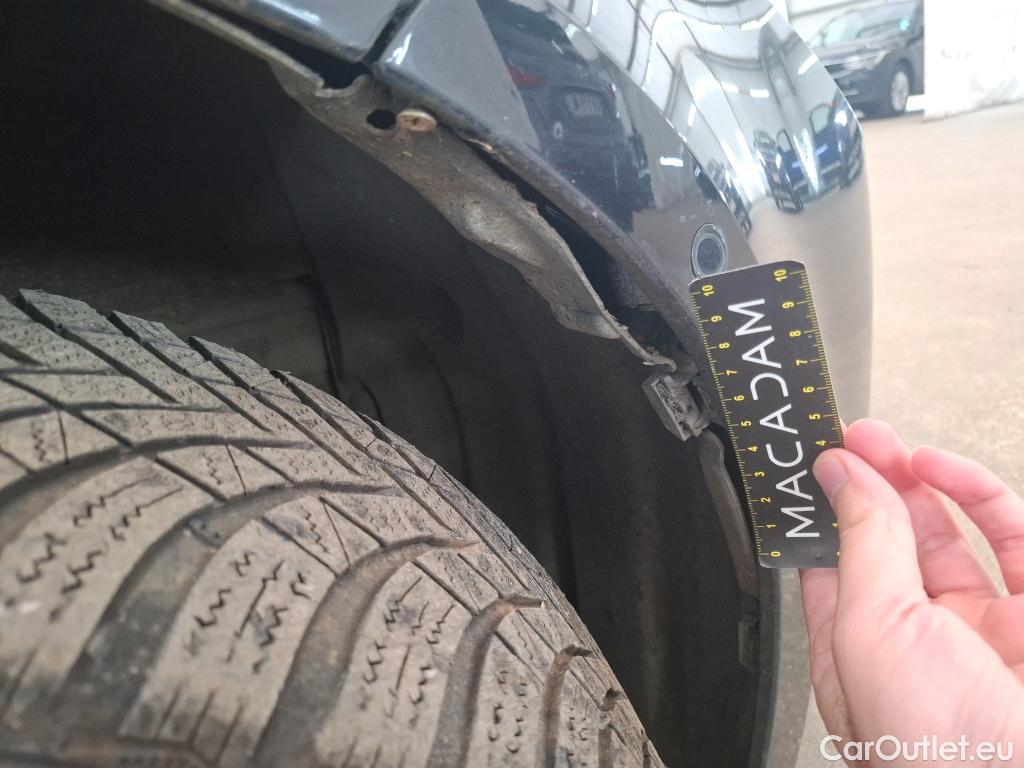  Toyota  Corolla TOYOTA  / 2018 / 5P / Berline Hybride 122h Dynamic Business Stage Acad #17