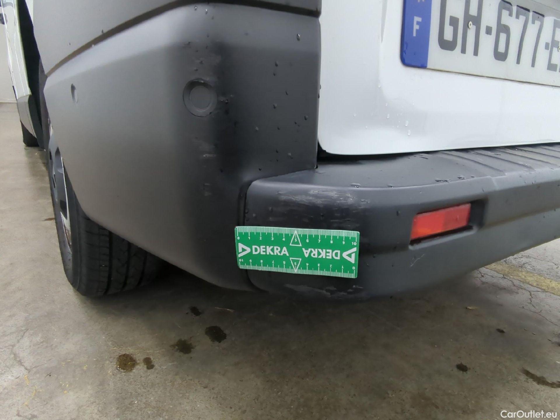  Renault  Trafic  Fourgon L2H1 3T Grand Confort 2.0 dCi 130CV BVM6 E6d #69