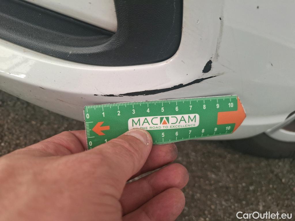  Volkswagen  Golf  VOLKSWAGEN / 2020 / 5P / Berline 2.0 TDI SCR 115 BVM6 Life Busi 1st #3