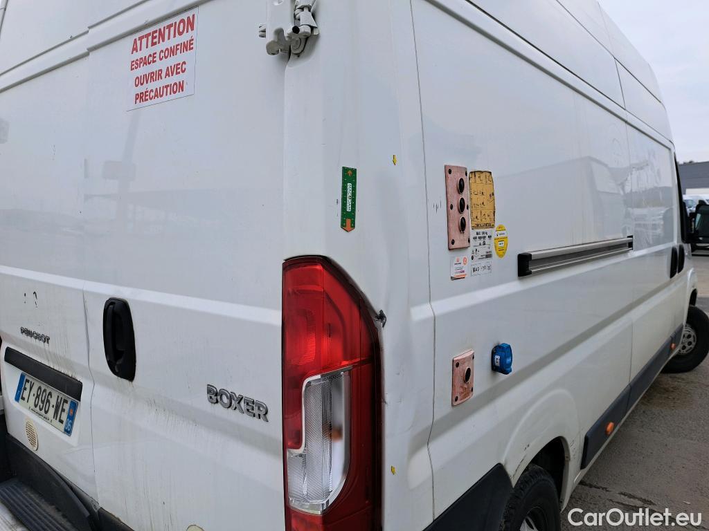  Peugeot  Boxer  VU 4p Fourgon 2.0 BLUEHDI 130 S&S PREMIUM 335 L3H3 / RAMPE HYDROLIQUE #4
