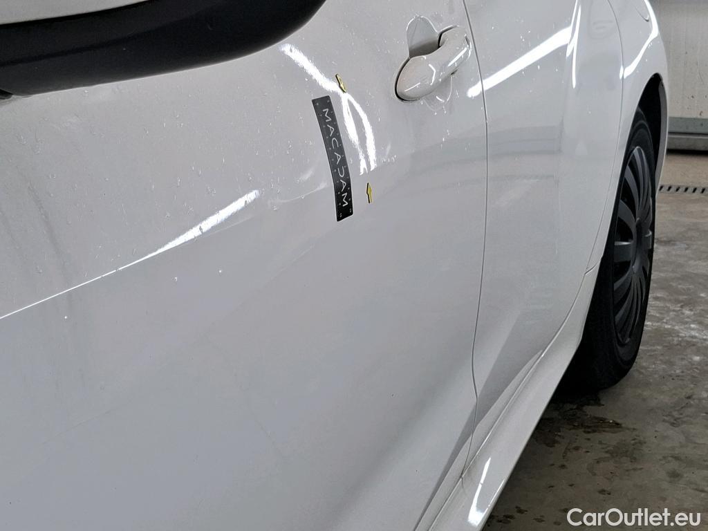  Toyota  Yaris TOYOTA  Hybride / 2019 / 5P / Berline Hybride 116h Dynamic Business Beyond Zer #2