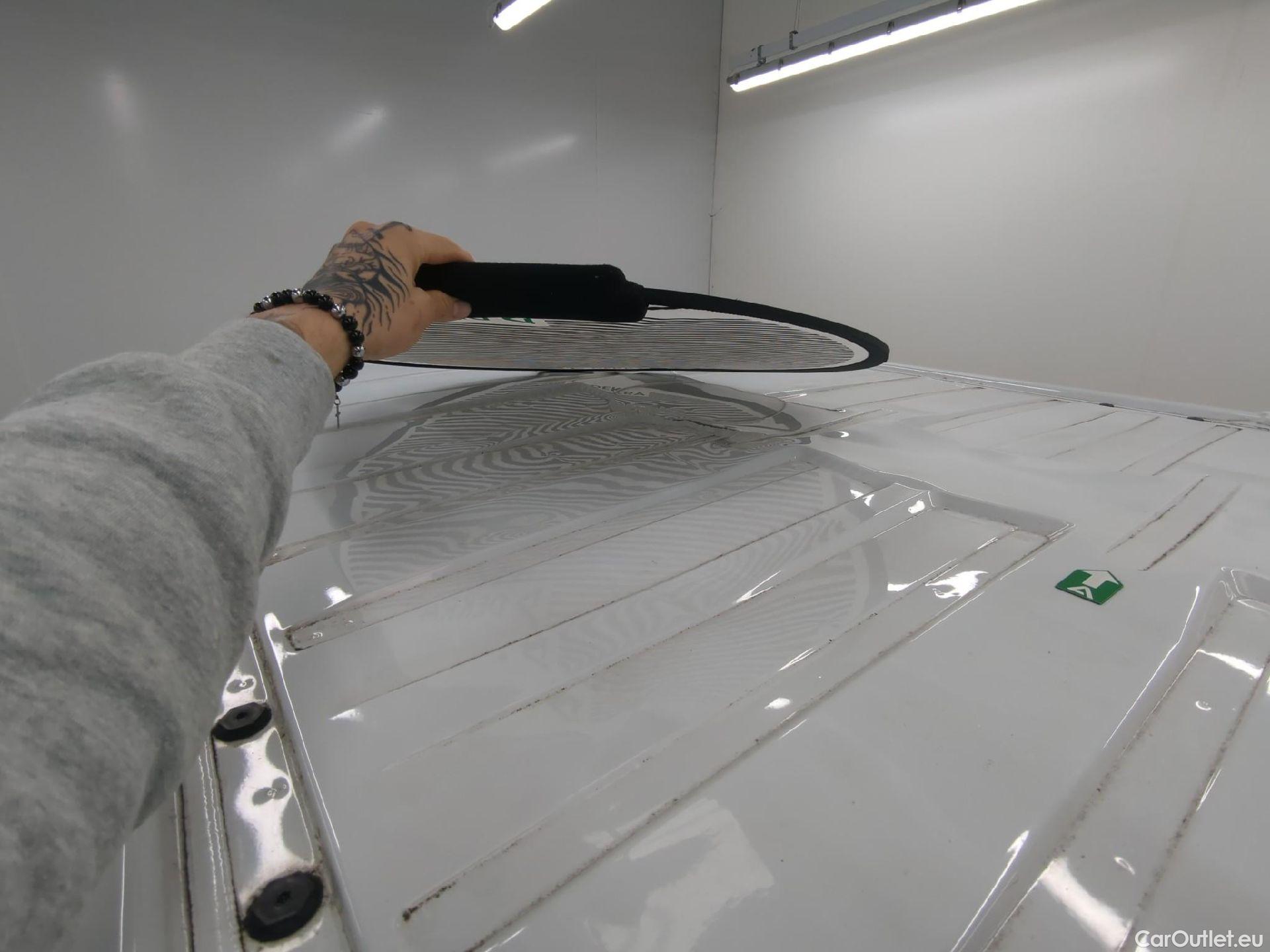  Renault  Trafic  Fourgon L2H1 3T Grand Confort 2.0 dCi 130CV BVM6 E6d #8