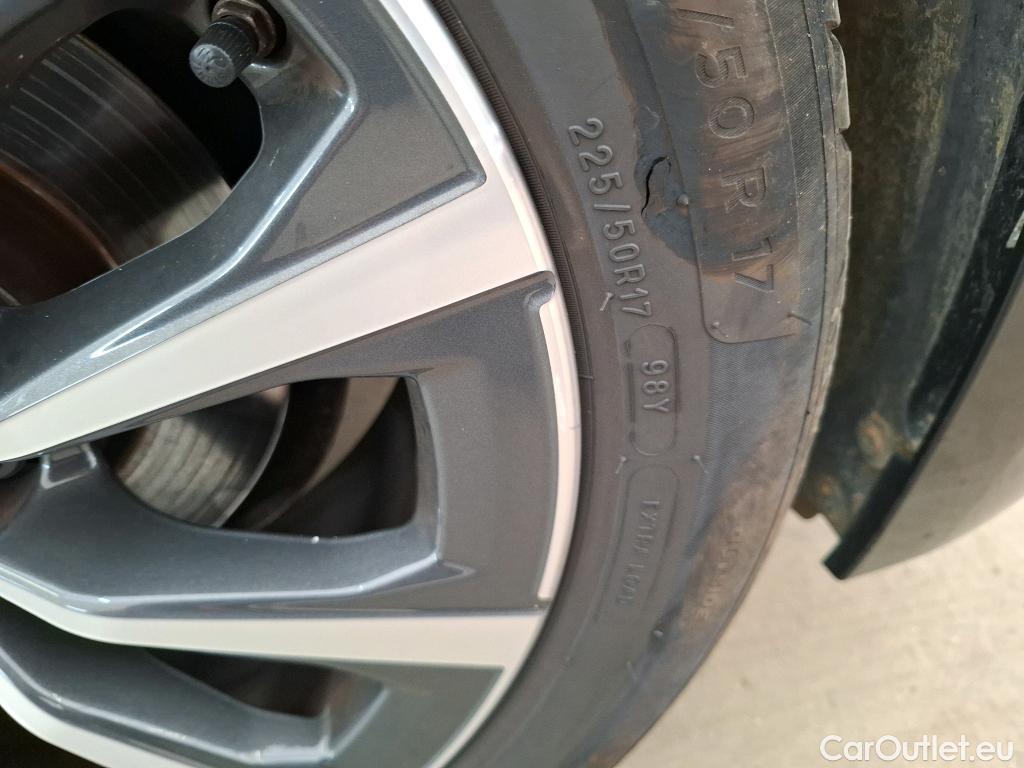  Bmw  Serie 3 BMW Série 3 Touring / 2019 / 5P / Break 318d 150ch Business Design BVA8 #10