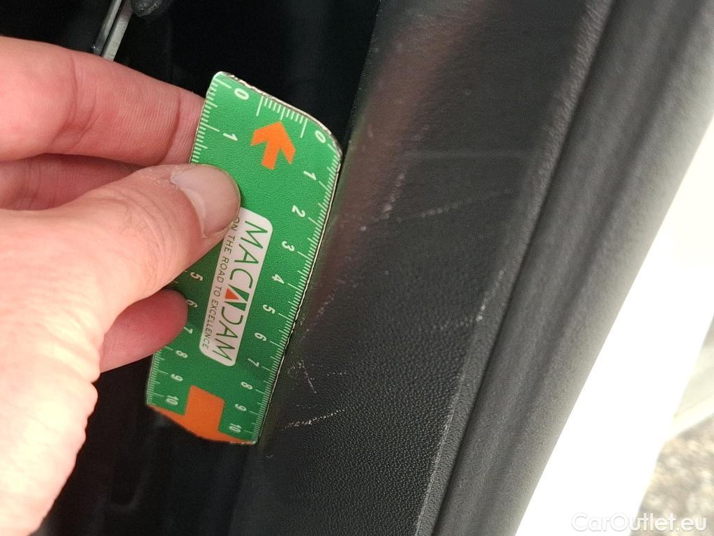  Citroen  C3 CITROEN  / 2016 / 5P / Berline PureTech 110 S&S BVM Feel #2