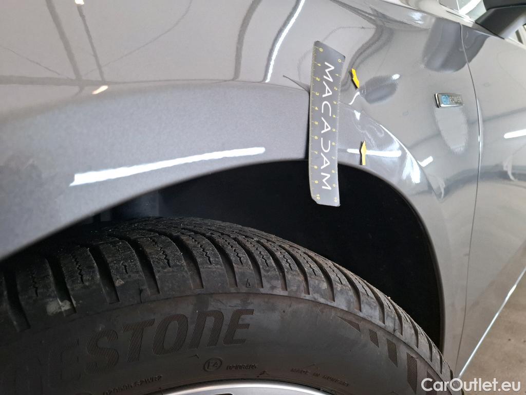  Mercedes  A-Klasse MERCEDES-BENZ Classe A Compact / 2018 / 5P / Berline A 250 e Business Line 8G-DCT #2