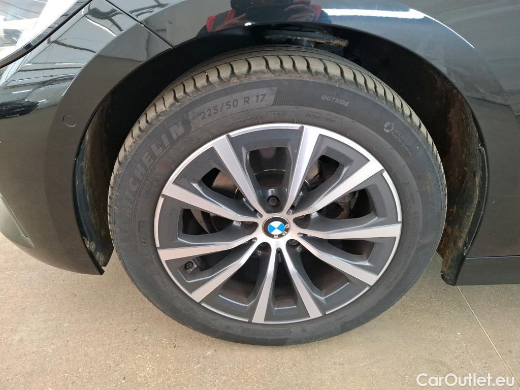  Bmw  Serie 3 BMW Série 3 Touring / 2019 / 5P / Break 318d 150ch Business Design BVA8 #29