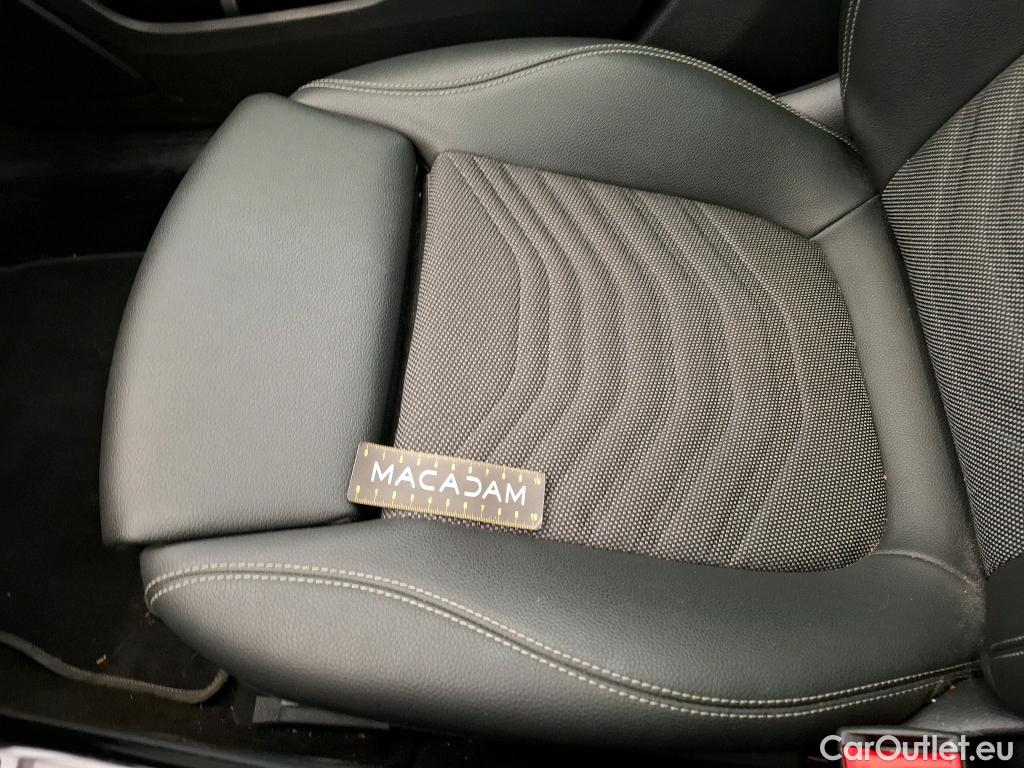  Mercedes  A-Klasse MERCEDES-BENZ Classe A Compact / 2018 / 5P / Berline A 250 e Business Line 8G-DCT #36