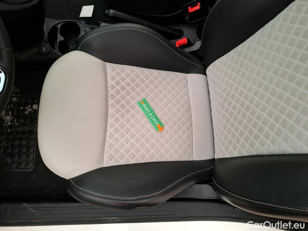  Fiat  500 FIAT   2015  3P  Berline 1 0 70ch BSG Dolcevita #28