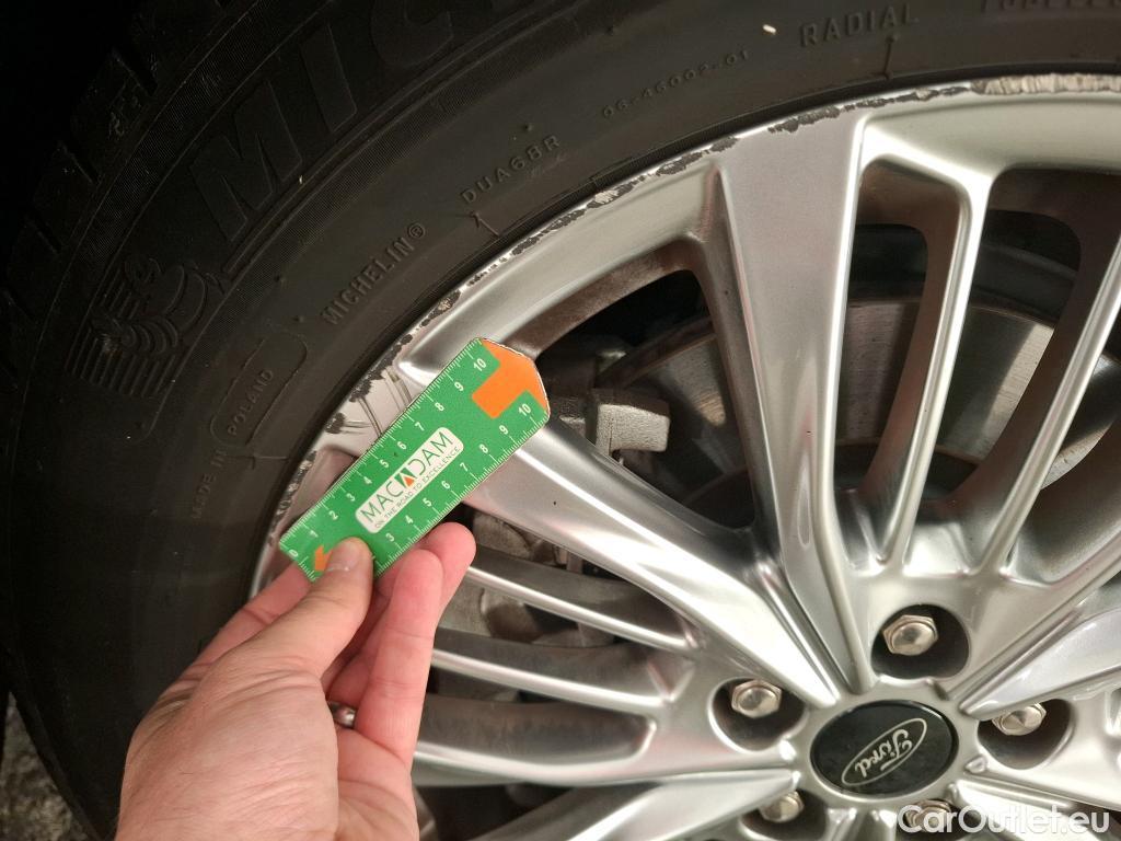  Ford  Kuga FORD  / 2019 / 5P / SUV 2.5 Duratec 225 ch PHEV eCVT Vignale #15