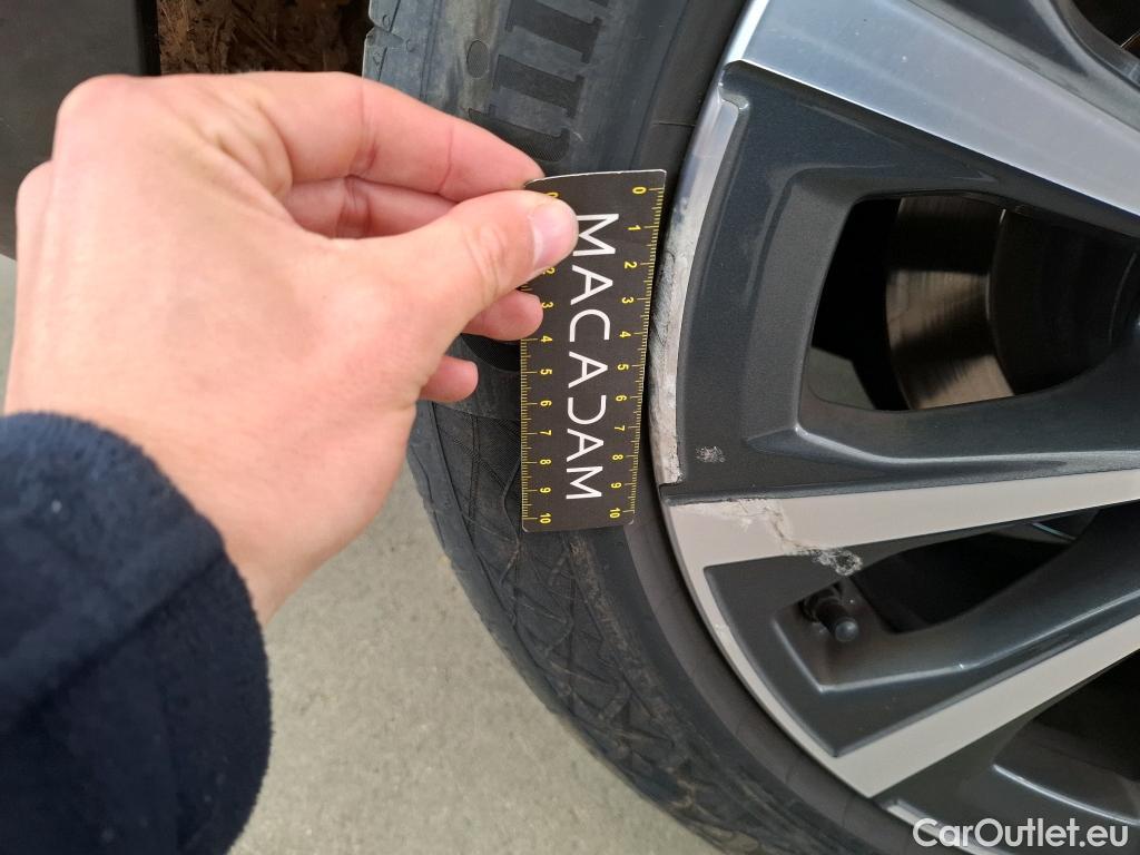  Bmw  Serie 3 BMW Série 3 Touring / 2019 / 5P / Break 318d 150ch Business Design BVA8 #18