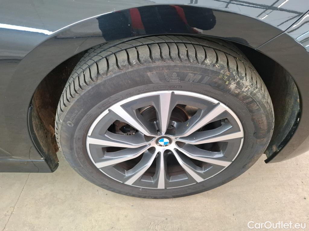  Bmw  Serie 3 BMW Série 3 Touring / 2019 / 5P / Break 318d 150ch Business Design BVA8 #31