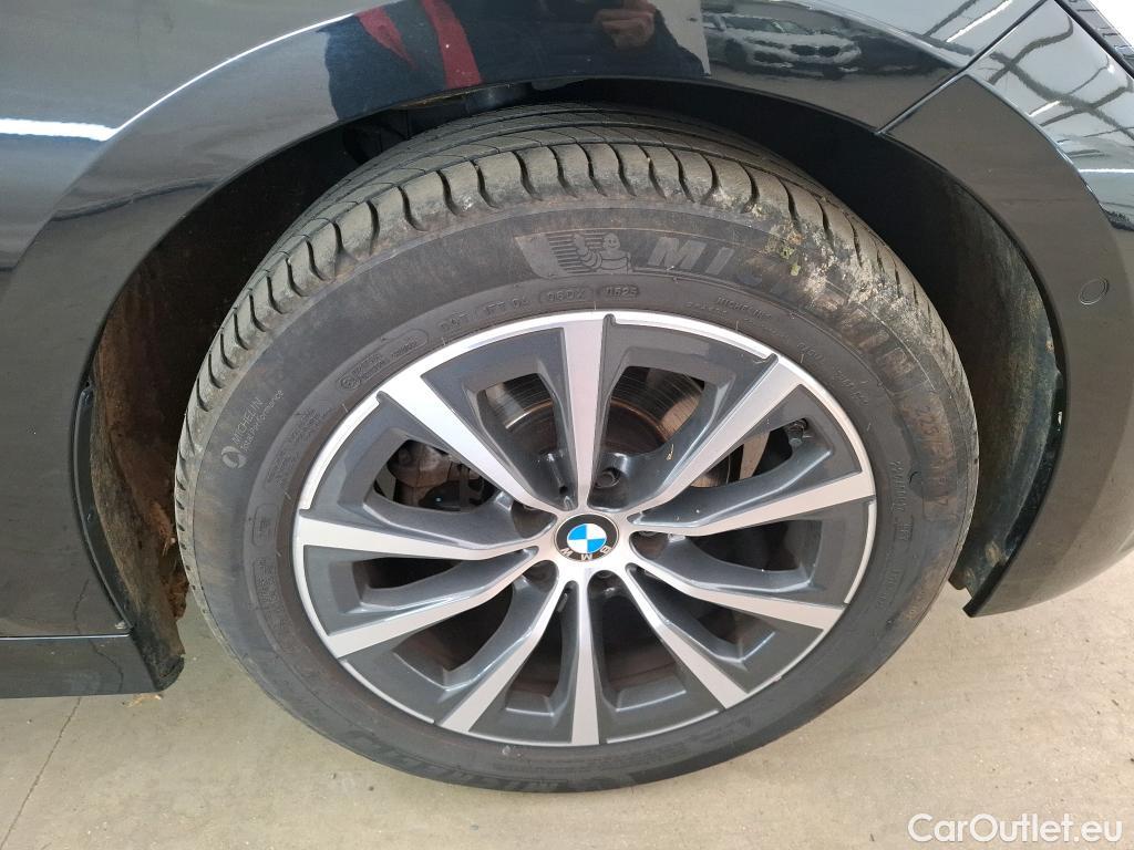  Bmw  Serie 3 BMW Série 3 Touring / 2019 / 5P / Break 318d 150ch Business Design BVA8 #32
