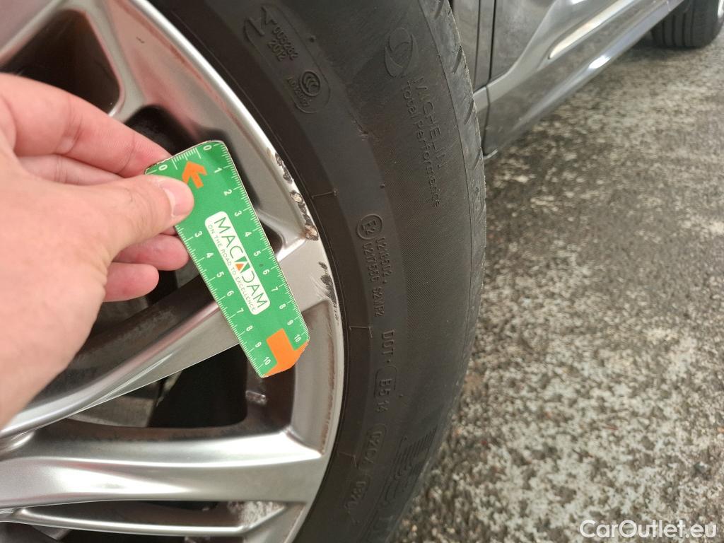  Ford  Kuga FORD  / 2019 / 5P / SUV 2.5 Duratec 225 ch PHEV eCVT Vignale #17