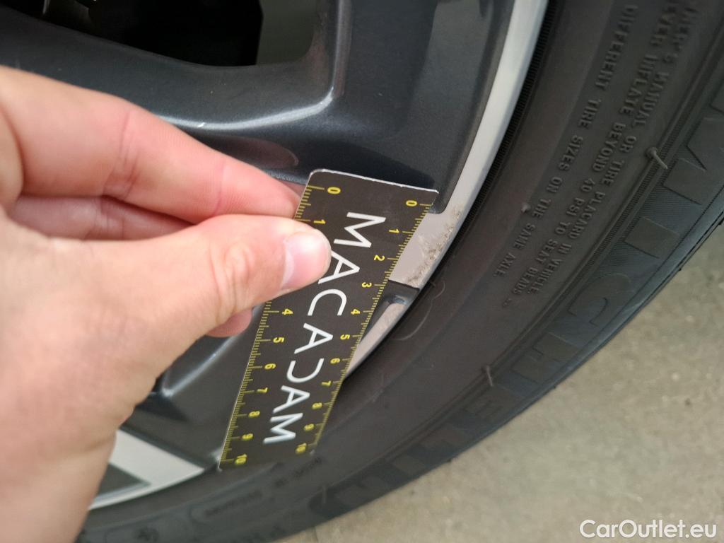  Bmw  Serie 3 BMW Série 3 Touring / 2019 / 5P / Break 318d 150ch Business Design BVA8 #30