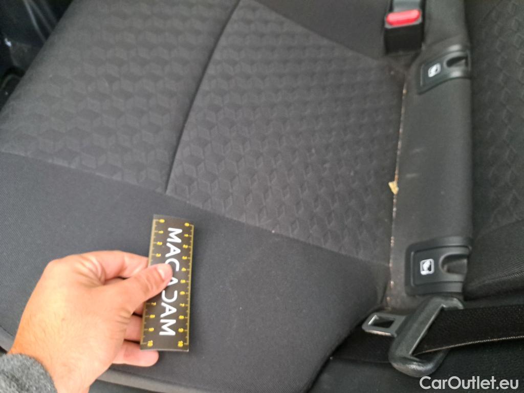  Toyota  Yaris TOYOTA  Hybride / 2019 / 5P / Berline Hybride 116h Dynamic Business Stage Acad #30