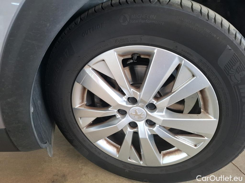  Peugeot  5008  Style 1.5 HDi 130CV BVA8 7 Sieges E6d #6