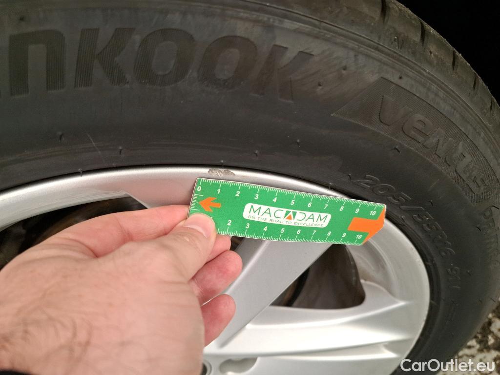  Toyota  Corolla TOYOTA  / 2018 / 5P / Berline Hybride 122h Dynamic Business Stage Acad #25