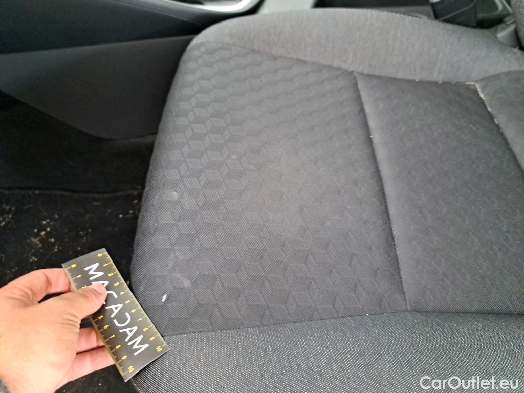  Toyota  Yaris TOYOTA  Hybride / 2019 / 5P / Berline Hybride 116h Dynamic Business Stage Acad #29