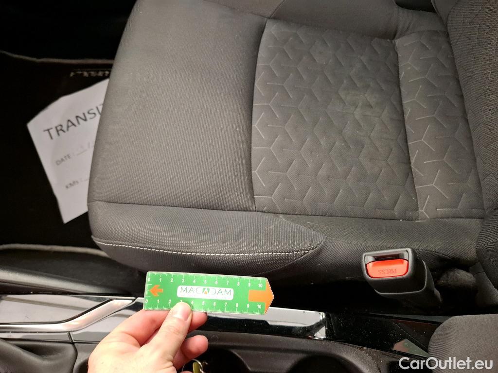  Toyota  Corolla TOYOTA  / 2018 / 5P / Berline Hybride 122h Dynamic Business Stage Acad #19