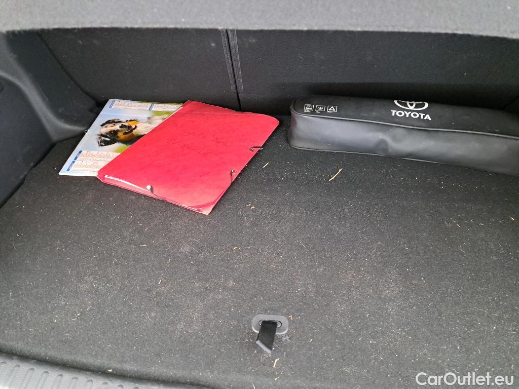  Toyota  Yaris TOYOTA  Hybride / 2019 / 5P / Berline Hybride 116h Dynamic Business Stage Acad #16