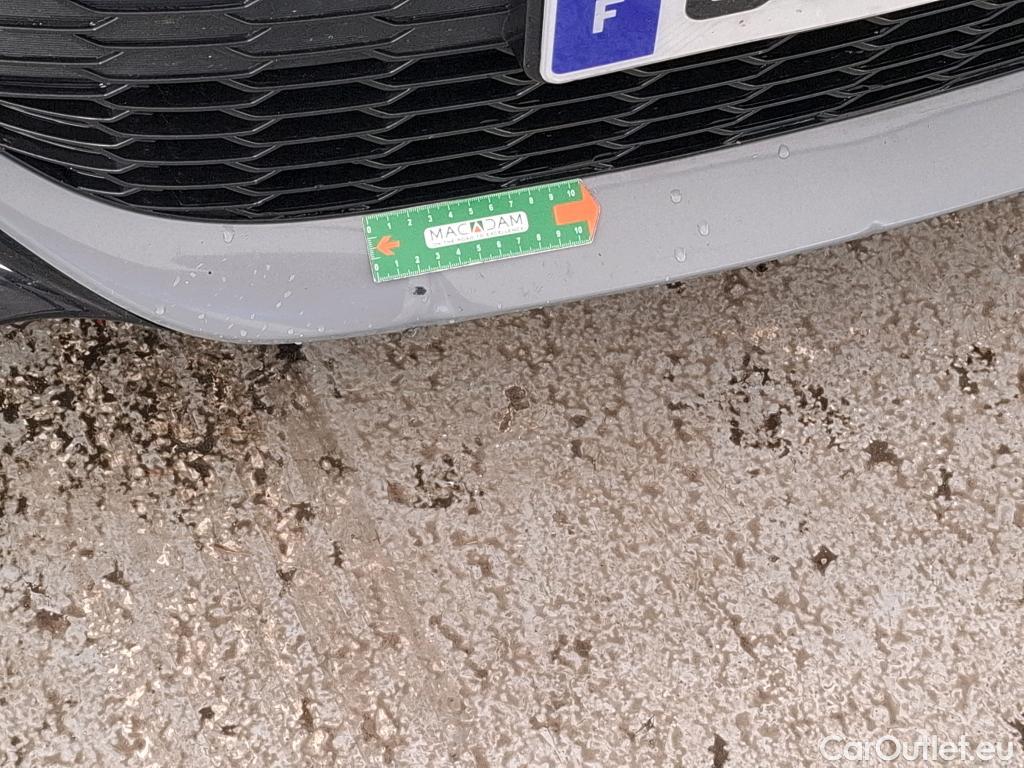  Toyota  Corolla TOYOTA  / 2018 / 5P / Berline Hybride 122h Dynamic Business Stage Acad #12