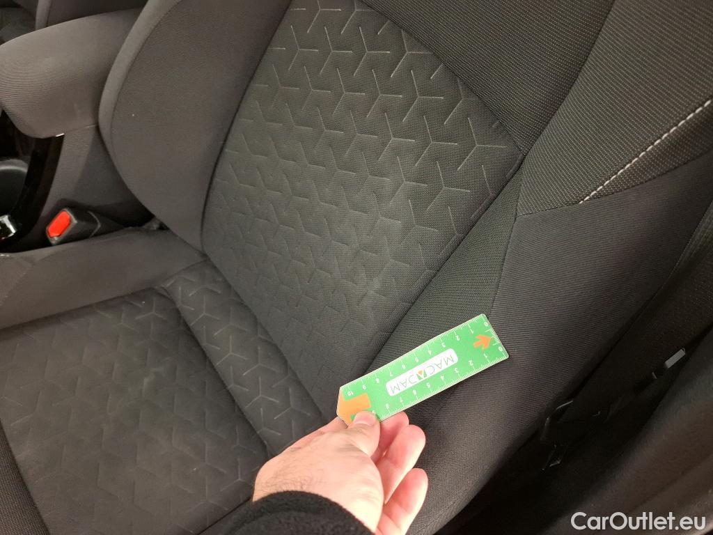  Toyota  Corolla TOYOTA  / 2018 / 5P / Berline Hybride 122h Dynamic Business Stage Acad #17