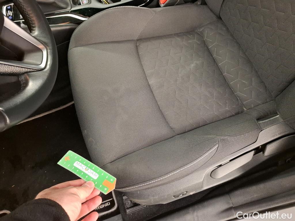  Toyota  Corolla TOYOTA  / 2018 / 5P / Berline Hybride 122h Dynamic Business Stage Acad #18