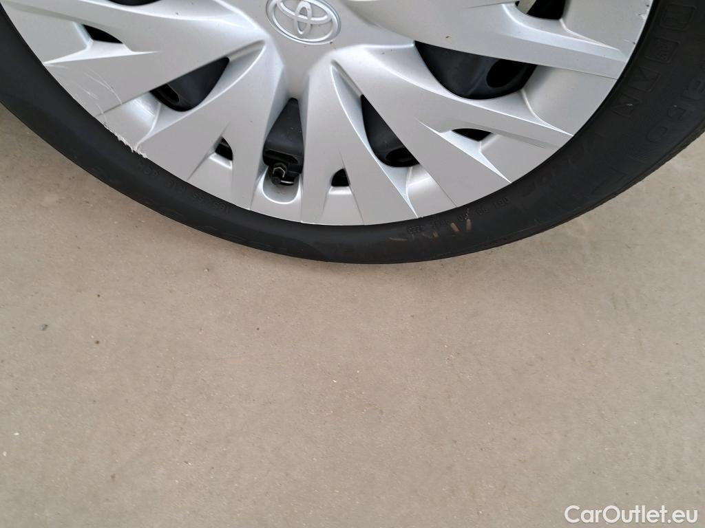  Toyota  Yaris TOYOTA  Hybride / 2019 / 5P / Berline Hybride 116h Dynamic Business Stage Acad #19