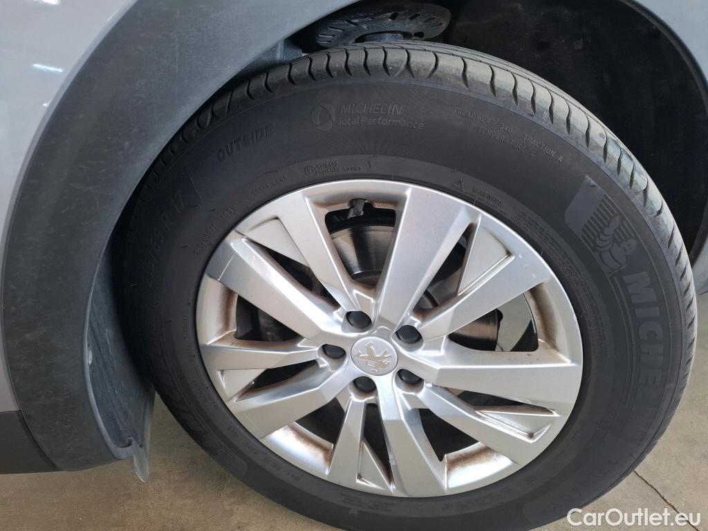  Peugeot  5008  Style 1.5 HDi 130CV BVA8 7 Sieges E6d #5