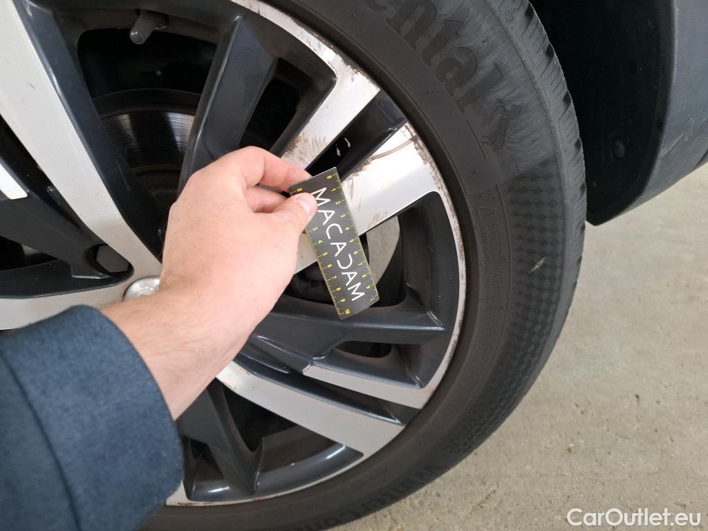  Peugeot  3008  Allure Business 1.5 HDi 130CV BVA8 E6dT #9