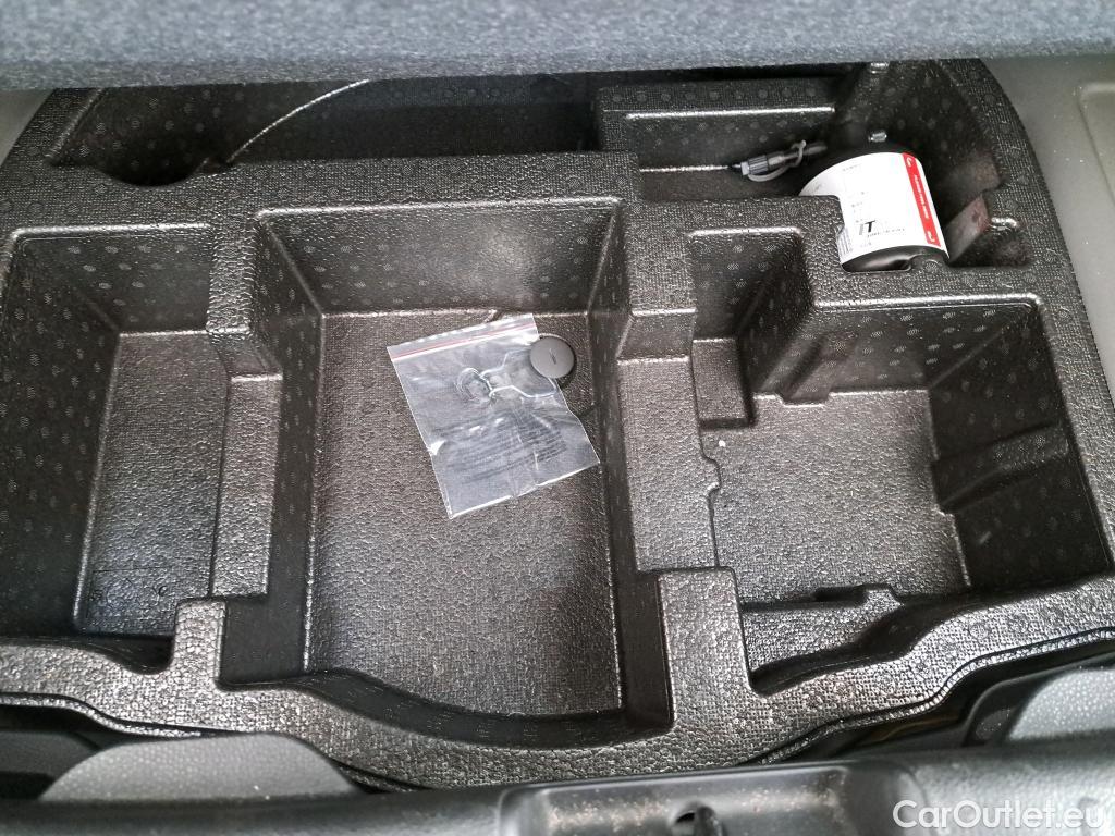  Toyota  Yaris TOYOTA  Hybride / 2019 / 5P / Berline Hybride 116h Dynamic Business Stage Acad #17