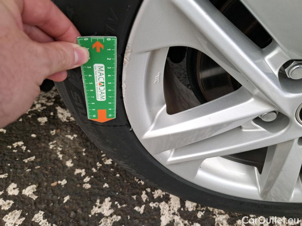  Toyota  Corolla TOYOTA  / 2018 / 5P / Berline Hybride 122h Dynamic Business Stage Acad #22