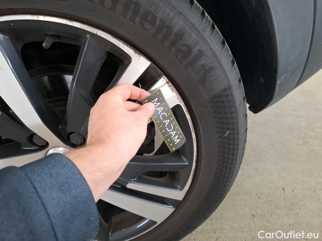  Peugeot  3008  Allure Business 1.5 HDi 130CV BVA8 E6dT #10