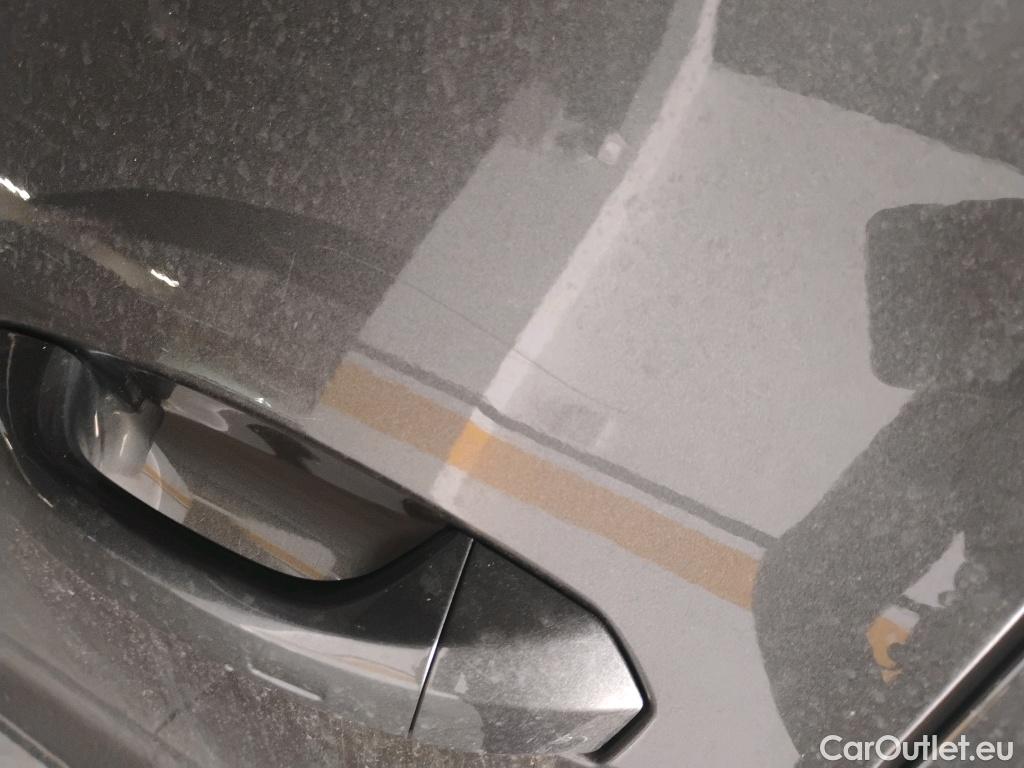  Audi  E-TRON AUDI  Sportback / 2019 / 5P / todoterreno Black line 55 quattro #2