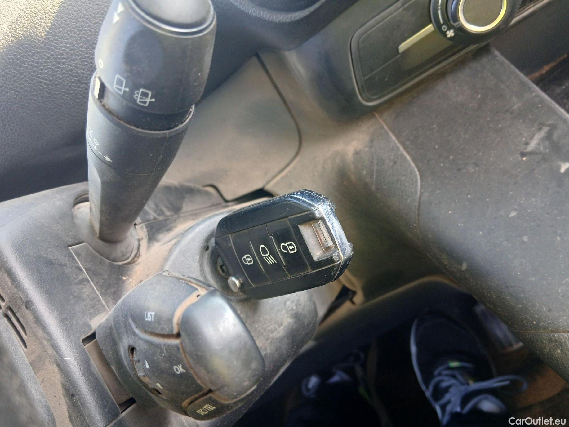  Peugeot  RIFTER PEUGEOT  / 2018 / 4P / combi Active Standard BlueHDi 73kW (IND) (CX2) #1