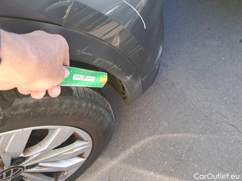  Volkswagen  T-ROC  Advance 2.0 TDI 150CV AT7 E6d #38